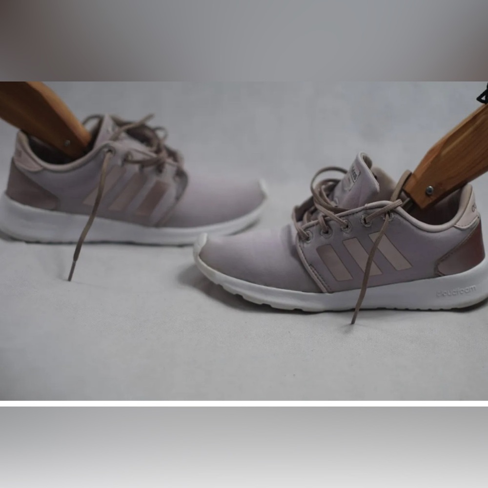 Adidas HWA 1Y3001 Womens Size 7 Cloudfoam Sneakers Athletic Shoes Pink White